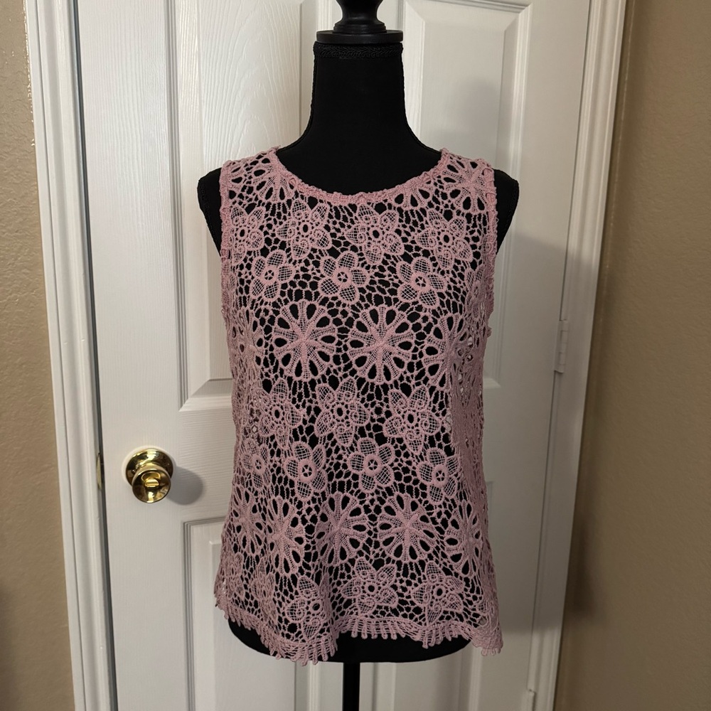 Crochet Floral Lace Sleeveless Tank Top in Dusty Pink/mauve